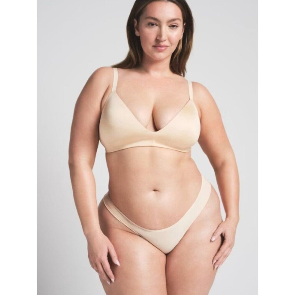 NEW SKIMS Wireless Form T-Shirt Demi Bra Sand 46DD 46E NWT